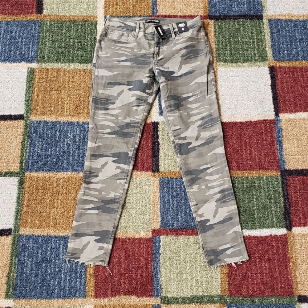 NWT Express ankle legging jean sz 0 midrise raw hem